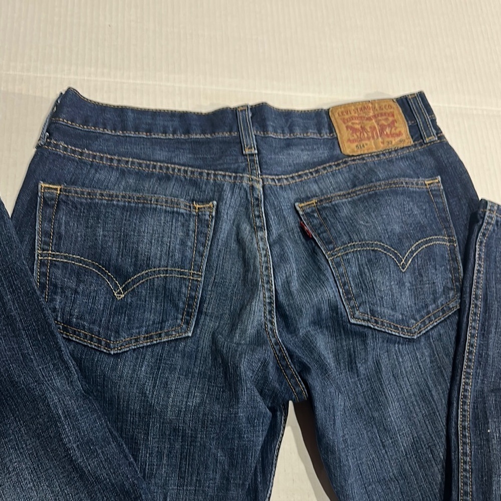 Levi’s Strauss & Co 514 Classic Blue Denim Jeans with pockets and zipper front - Picture 8 of 10